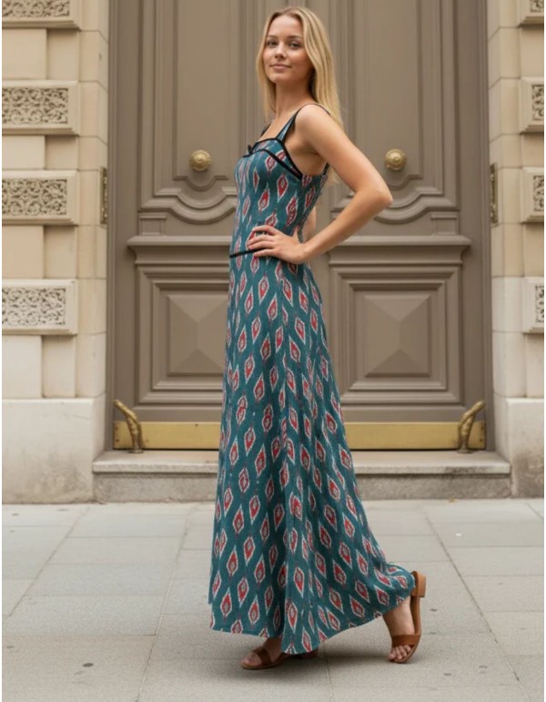 Vestido largo con estampado geométrico y escote corazón 2