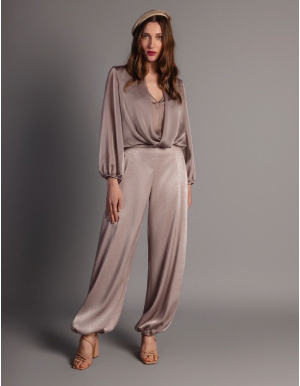 Blusa para invitada de gasa con escote cruzado 2