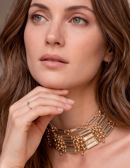 8-row gold choker with mirror-finish pieces