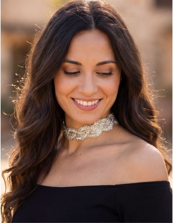Choker trenzado plateado con pedrería
