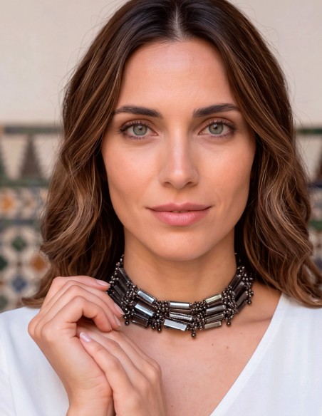 Choker negro de espejos: el accesorio más sofisticado para tus looks de noche