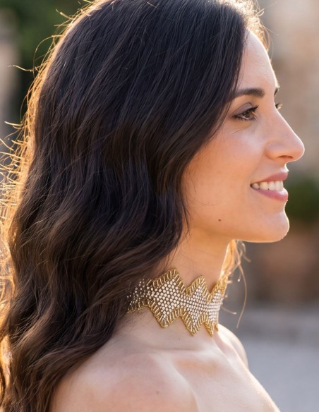 Elegant choker with rhinestones and gold accents