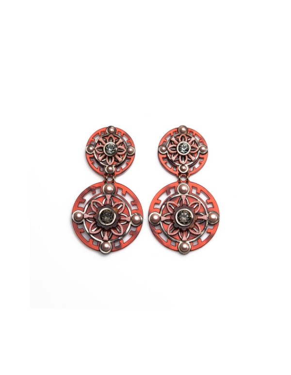 Pendientes naranjas con círculos y detalles de perlas y cristales 2