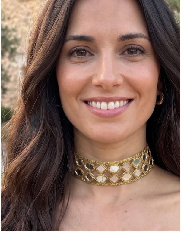 Double gold choker with mirrors for a wedding guest 2