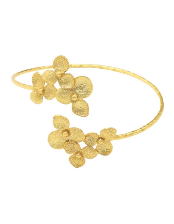 Bracelet with flowers at the ends