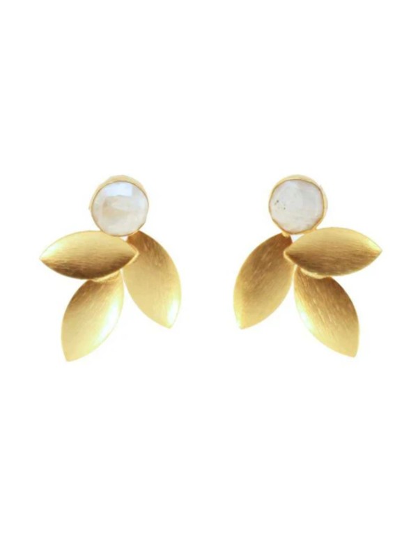 Boucles d'oreilles dorées en forme de feuilles avec une...