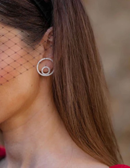 Pendientes con doble circunferencias y circonitas para invitada