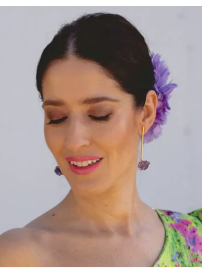 Boucles d'oreilles longues dorées ornées d'une...