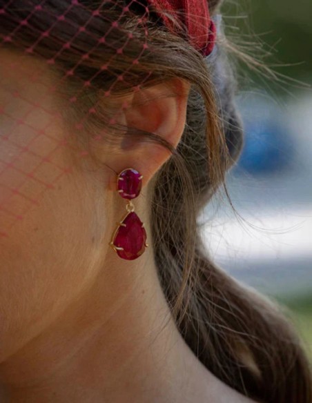 Pendientes de fiesta con piedras de color rubí con toque dorado