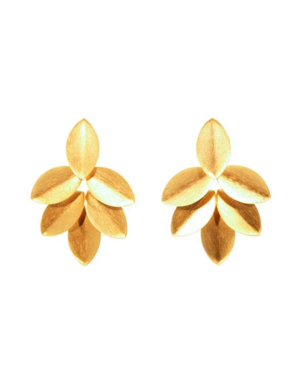 Handcrafted six-leaf gold earrings for a guest