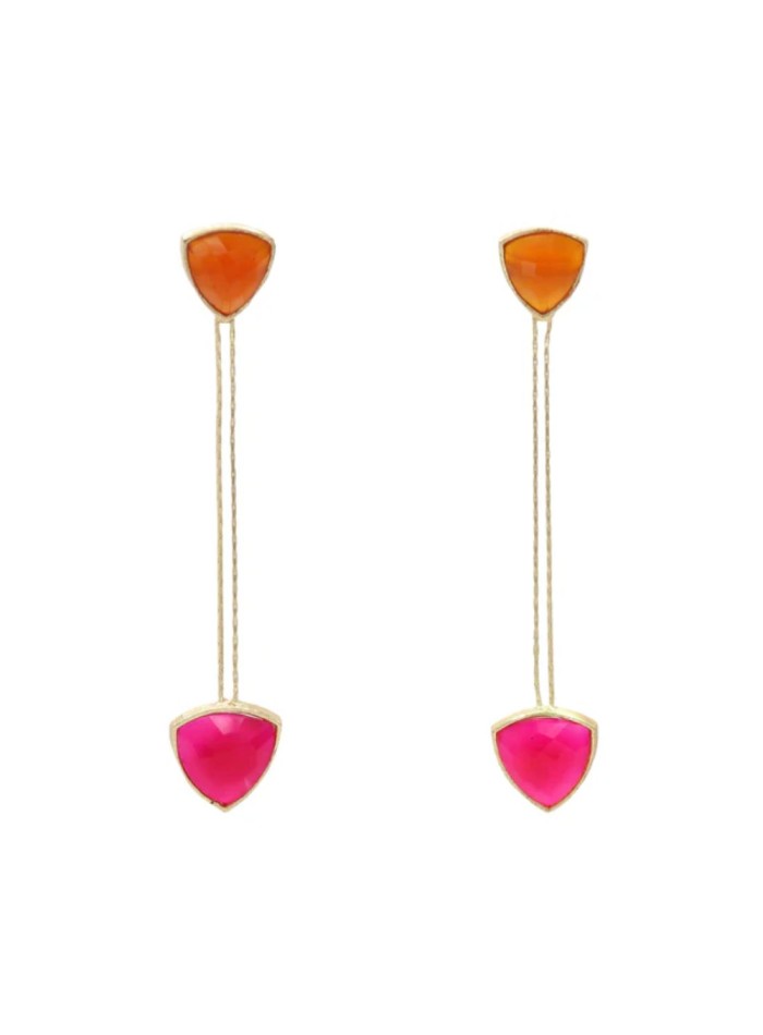 Pendientes largos dorados con piedras naranja y fucsia