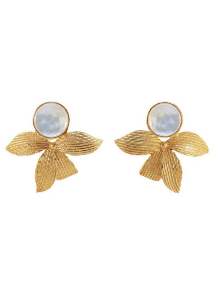 Pendientes dorados con perla y hojas