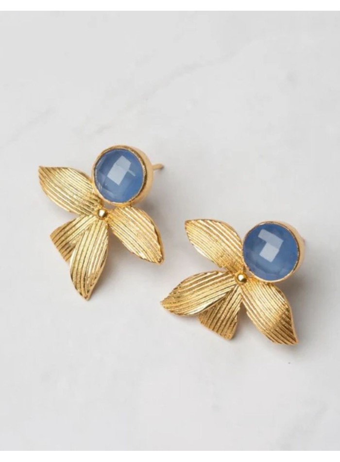 Pendientes dorados con hojas y piedra azul artesanales