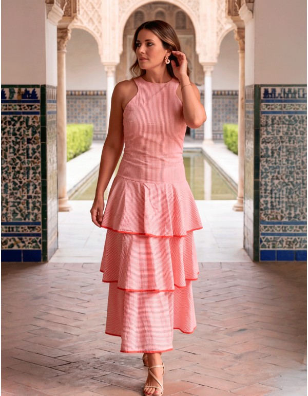Vestido midi rosa de rayas con volantes y espalda nido de abeja