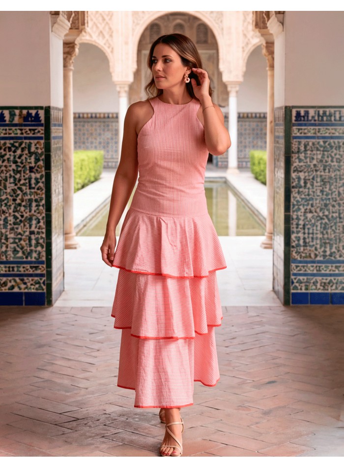 Vestido midi rosa de rayas con volantes y espalda nido de abeja