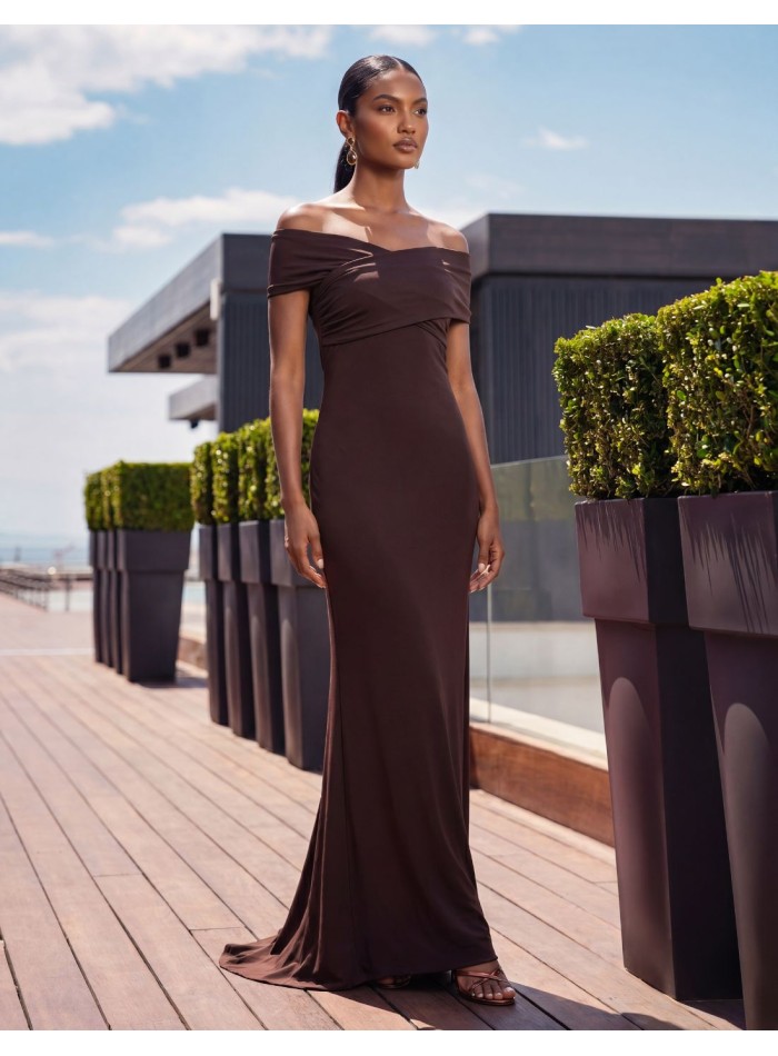 Robe longue d'invitée avec décolleté Bardot croisé