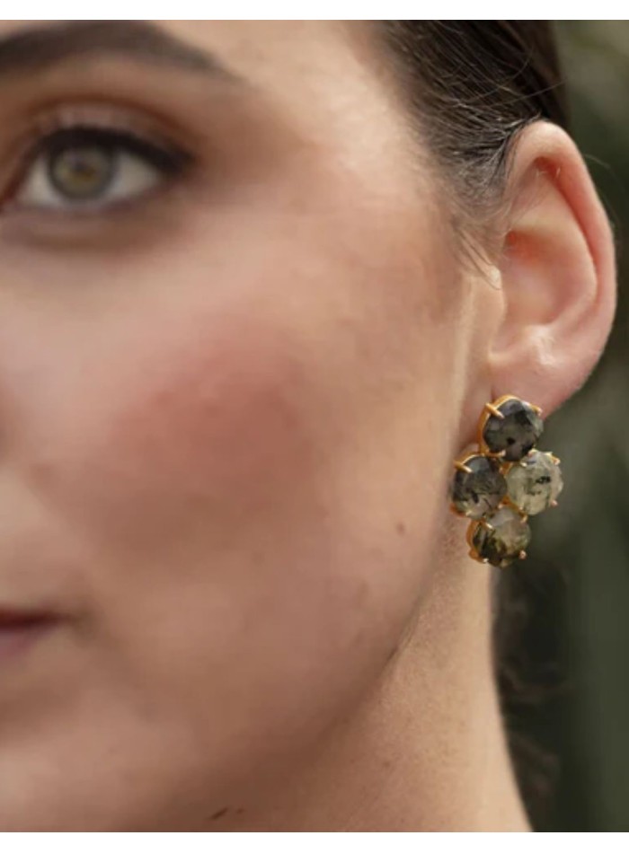 Cross-shaped earrings with four green stones