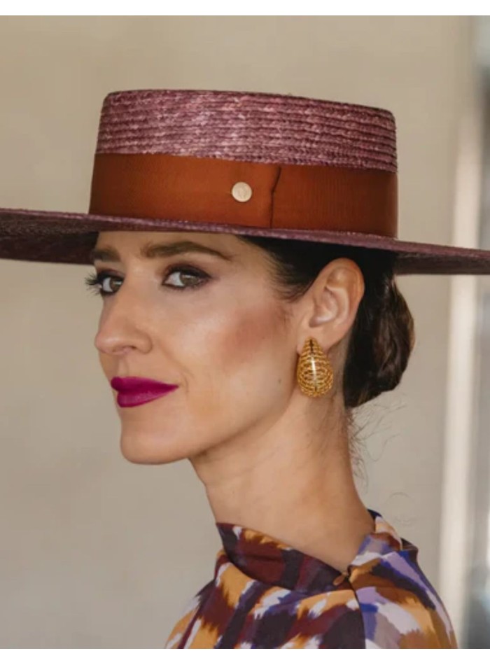 Gold mesh teardrop-shaped earrings