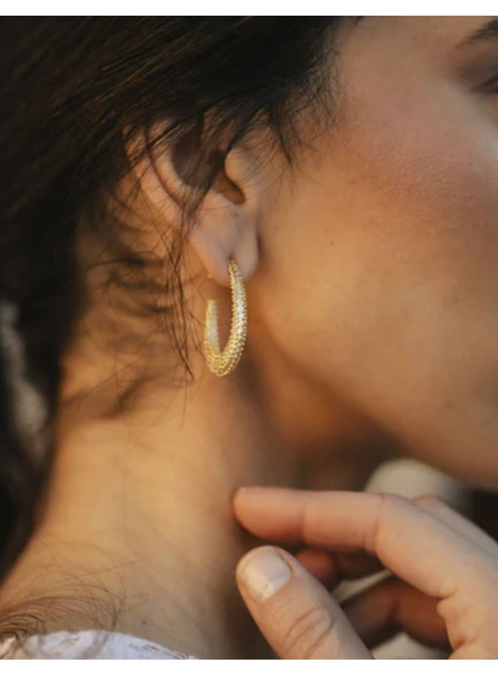 Pendientes de aros medianos dorados