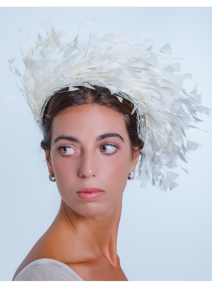 Natural feathered wedding headdress Margarita Sangiovanni - 3