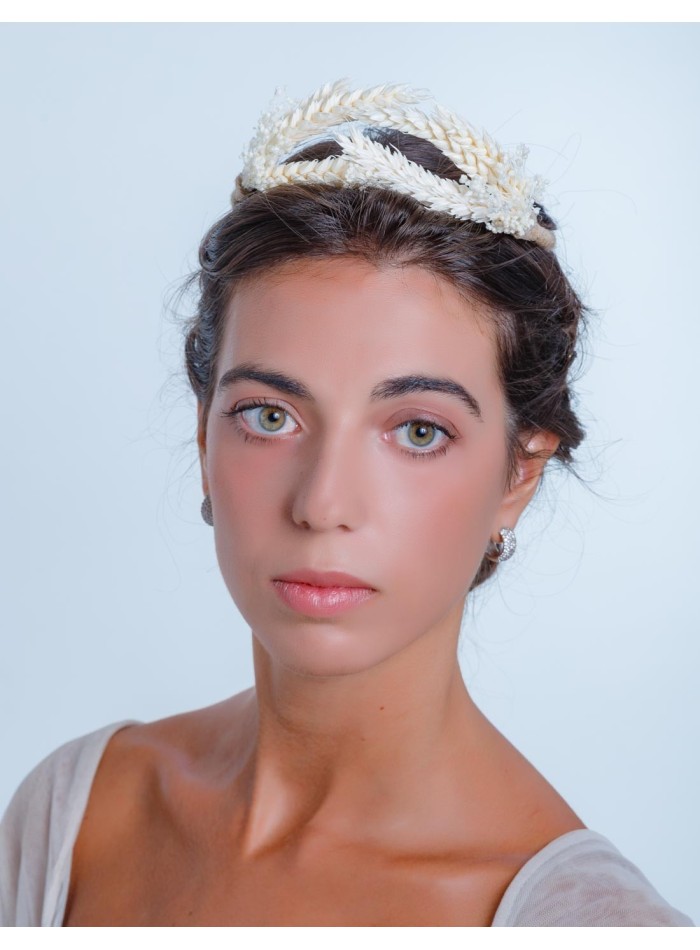 Tiara de novia con semillas naturales preservadas