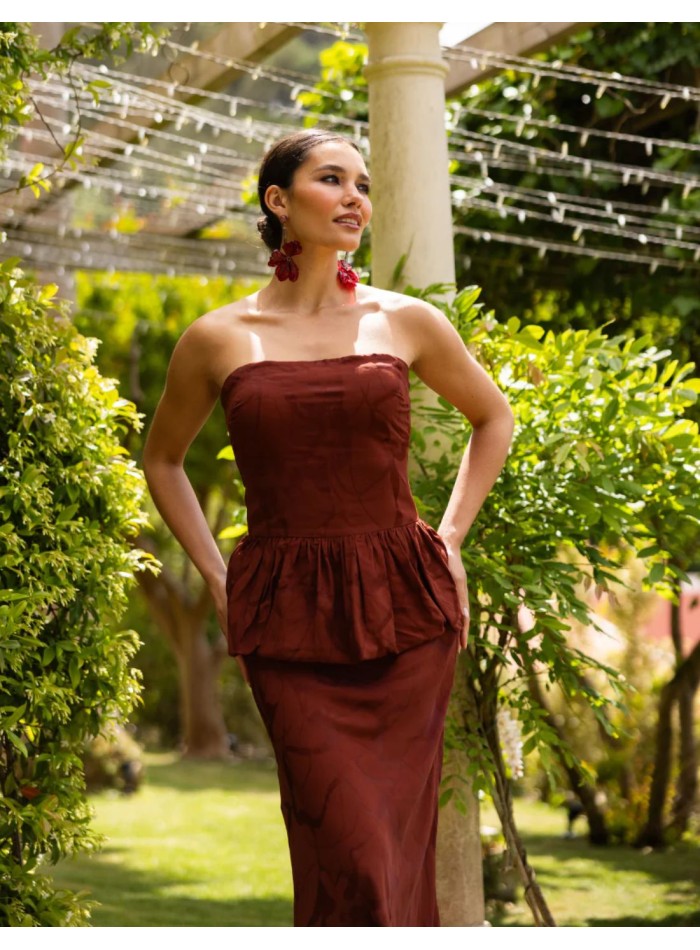 Flowy maxi skirt with a straight silhouette in...