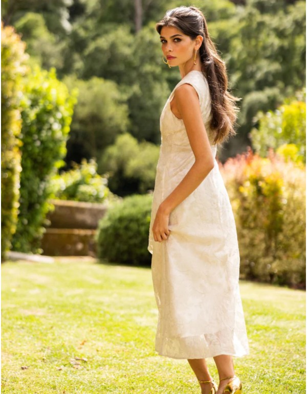 Ivory midi dress with embroidery and a V-neckline 2