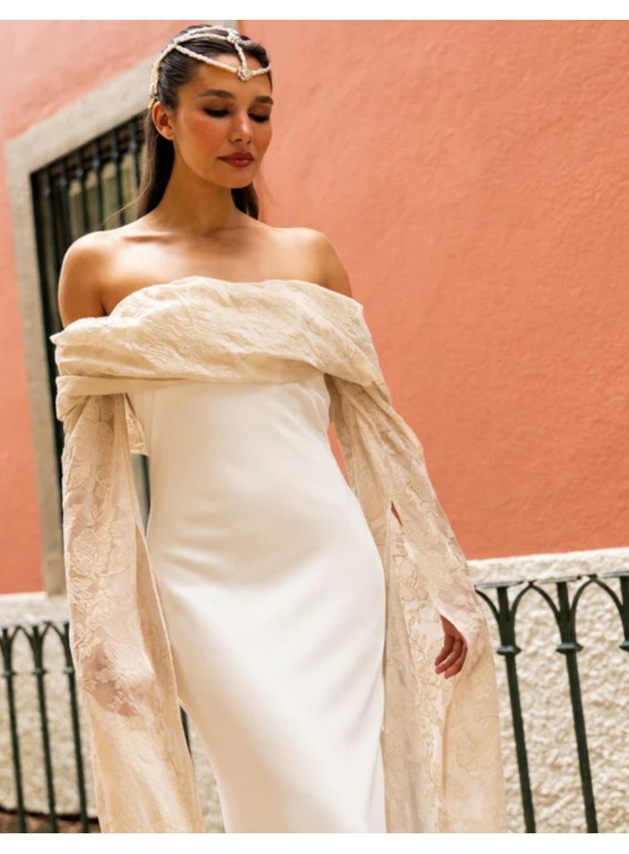 Robe de mariée longue à manches cape brodées