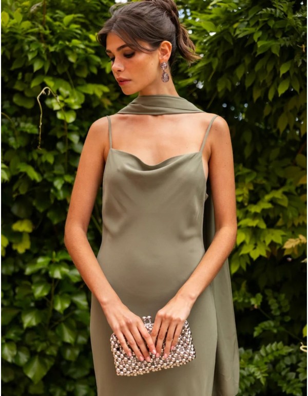 Robe longue style lingerie à fines bretelles et foulard... 2