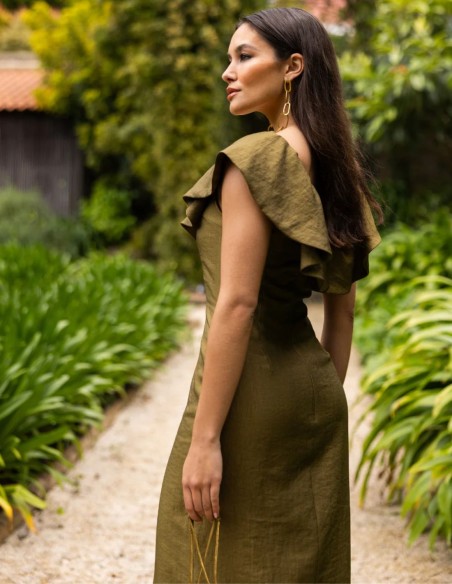Robe longue en tissu rustique avec un décolleté en V