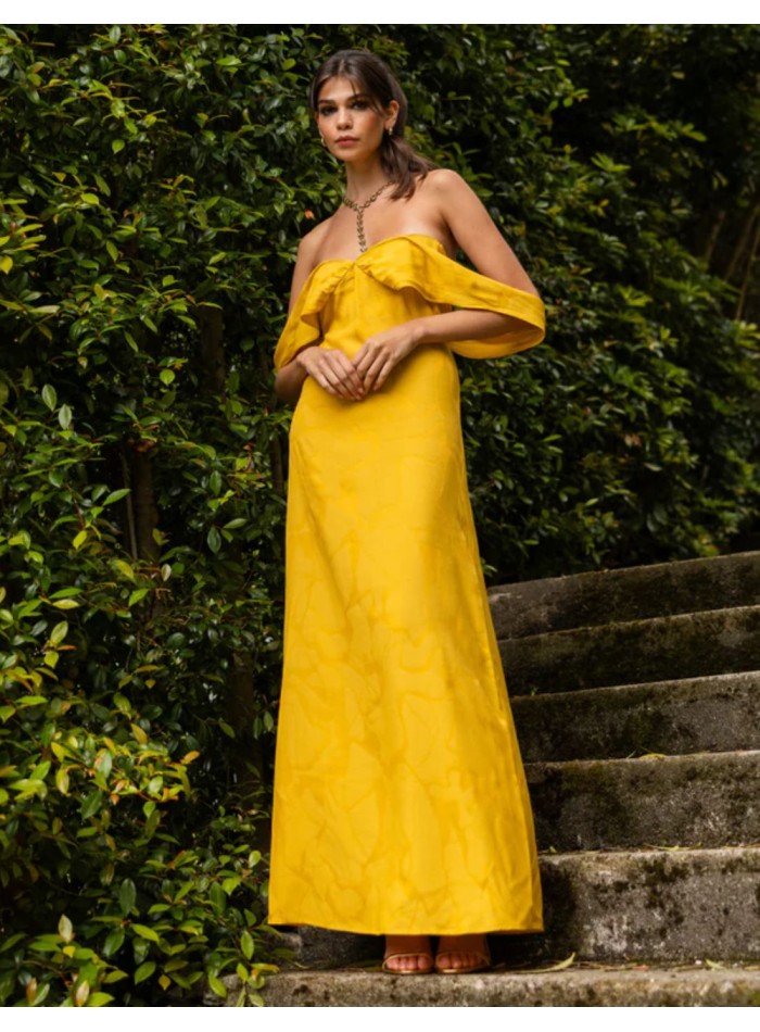 Robe longue jaune safran à l'imprimé discret et...