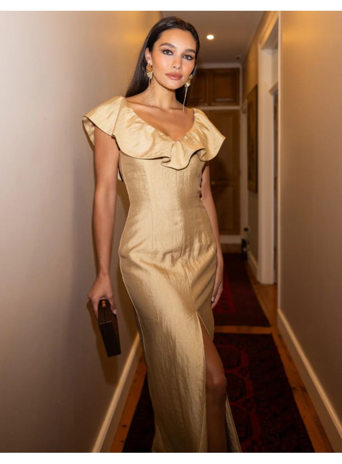 Robe longue couleur beige champagne, avec un...
