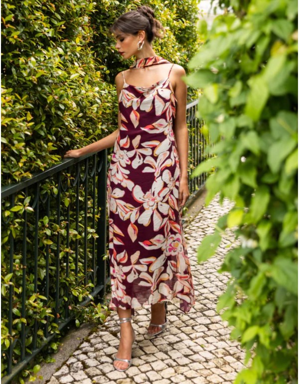Robe midi à imprimé floral bordeaux avec encolure drapée