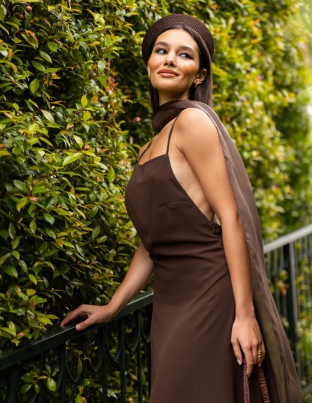 Robe lingerie marron espresso avec dos nu