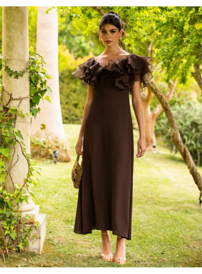 Robe longue marron à encolure bardot et manches...