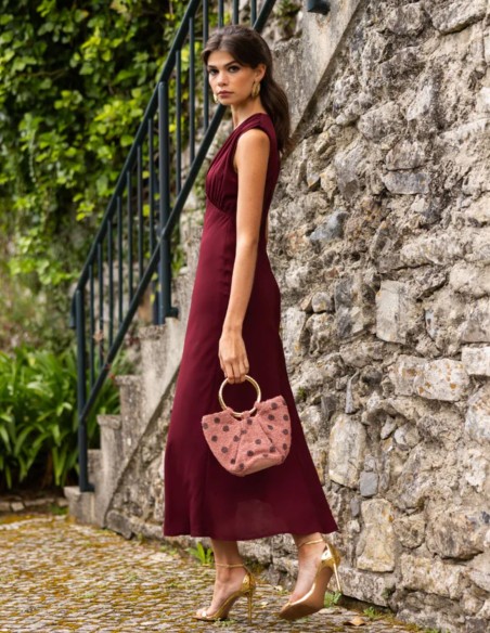 Robe midi bordeaux à encolure en V et coupe empire