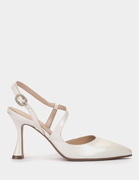 Zapatos de novia con tacón y punta fina