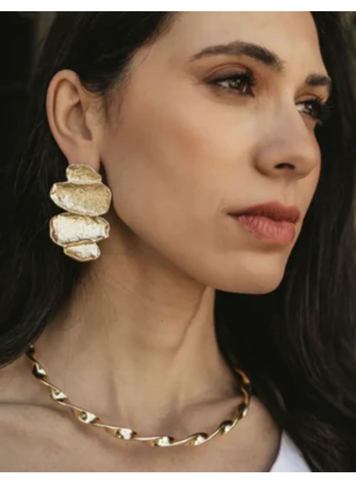 Choker de invitada dorado