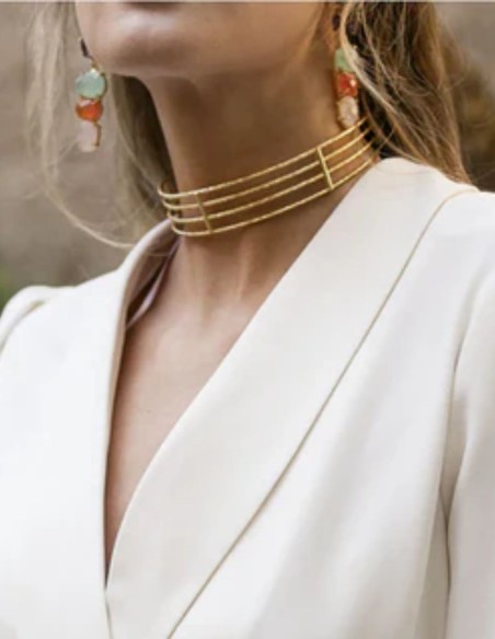 Choker con líneas doradas para invitadas