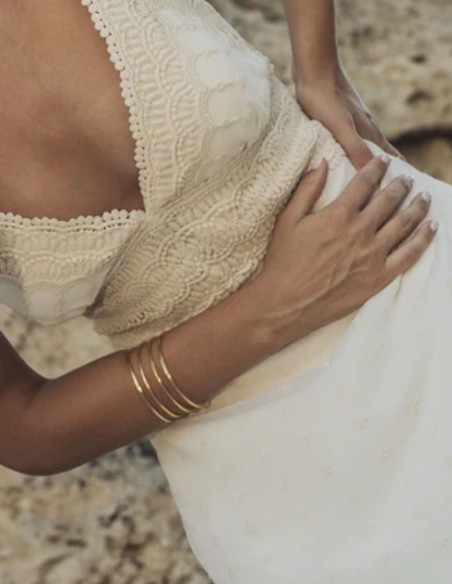 Gold bracelet consisting of four rigid strands