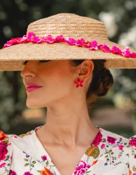 Boucles d'oreilles en forme de fleur fuchsia avec des pierres naturelles