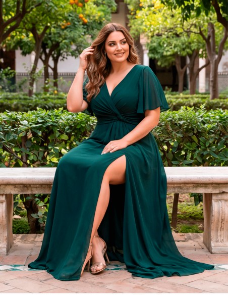 Vestido de fiesta largo en color verde inglés para talla grande con escote en pico, manga fluida