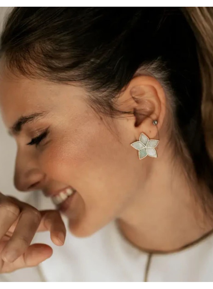Pendientes con forma de flor con amazonitas...