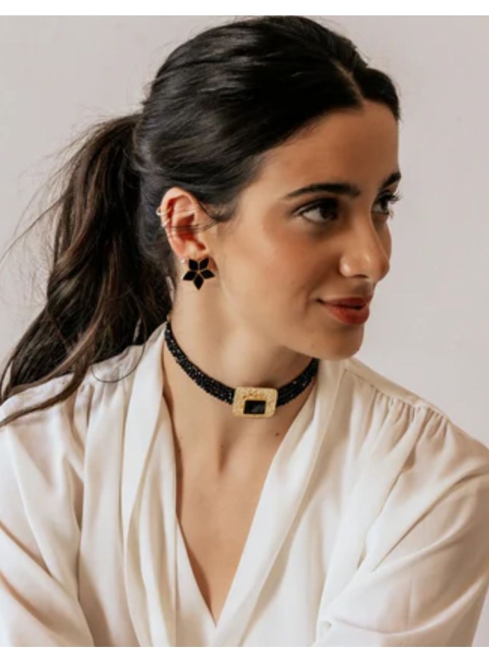 Flower earrings with black diamond-shaped stones