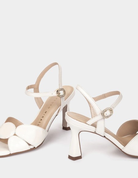 Sandalias de tacón para invitadas y novias
