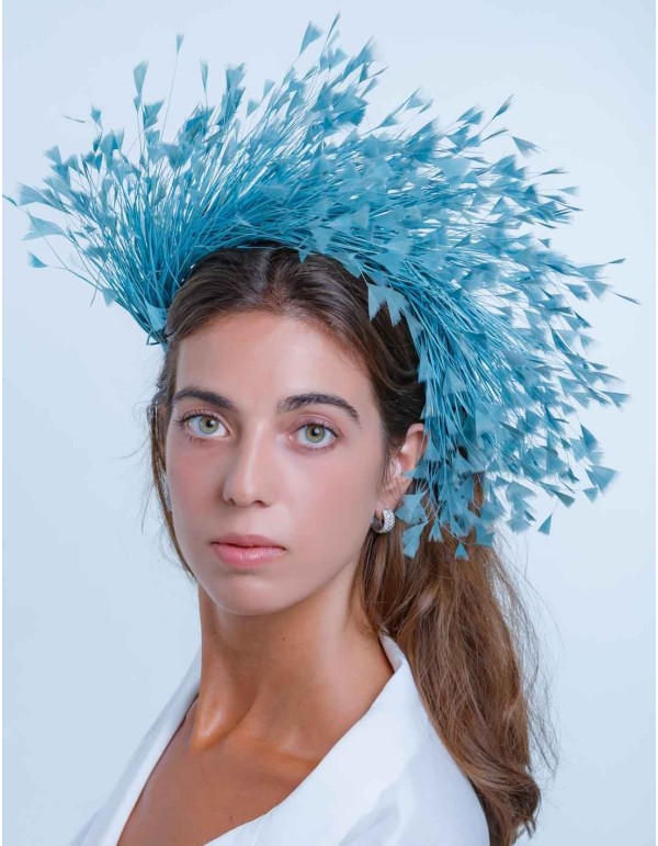 Diadema de plumas naturales azul de Margarita Sangiovanni 2