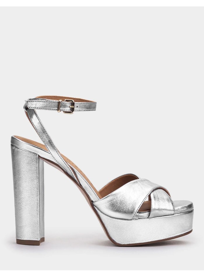 Sandalias de tacón con plataforma de piel metalizada en plata