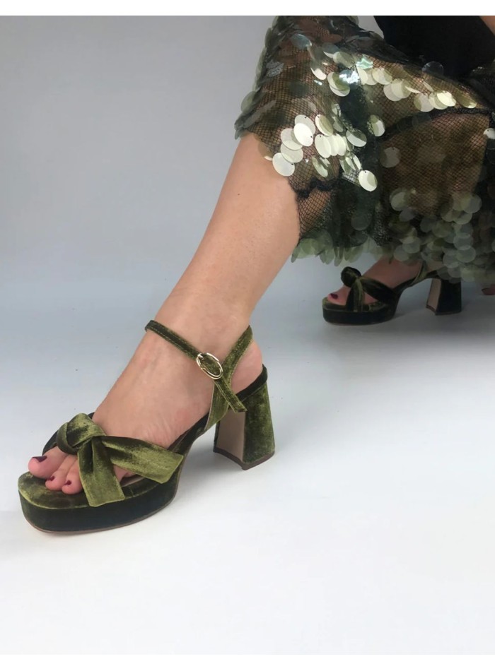 Sandales à talons en velours vert