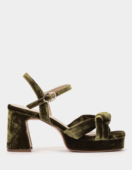 Sandalias de tacón de terciopelo para invitada