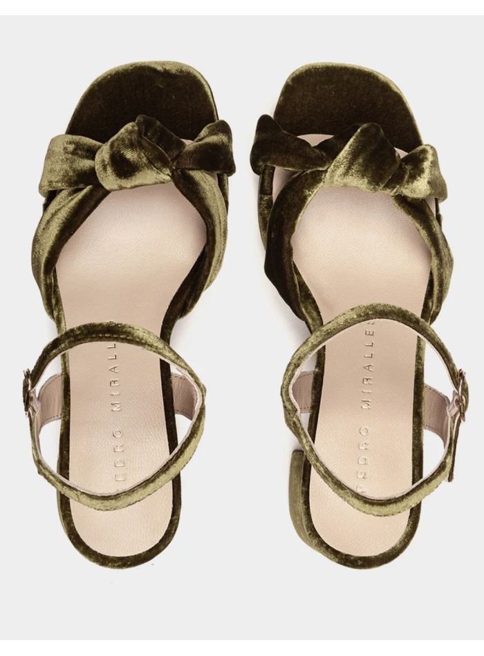 Velvet heeled sandals in shades of green